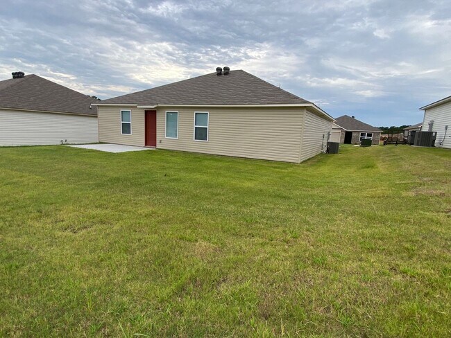 Building Photo - 4520 Olympic Dr