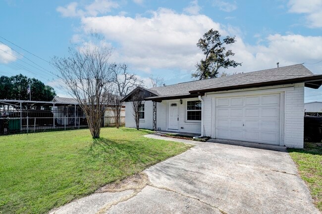 Building Photo - 1823 Angeline St