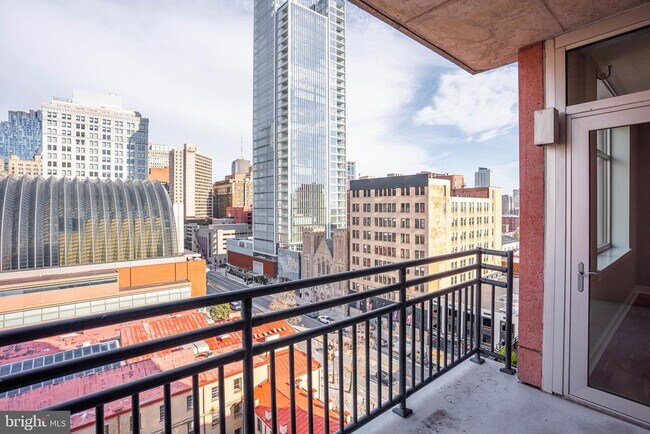 Building Photo - 440 S Broad St