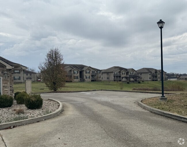 Building Photo - Twin Lakes Apartments