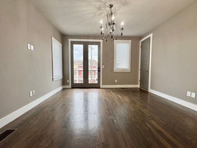 Building Photo - 3 Bed, 3.5 Bath Home w/ 2 Car Garage and Lake Views