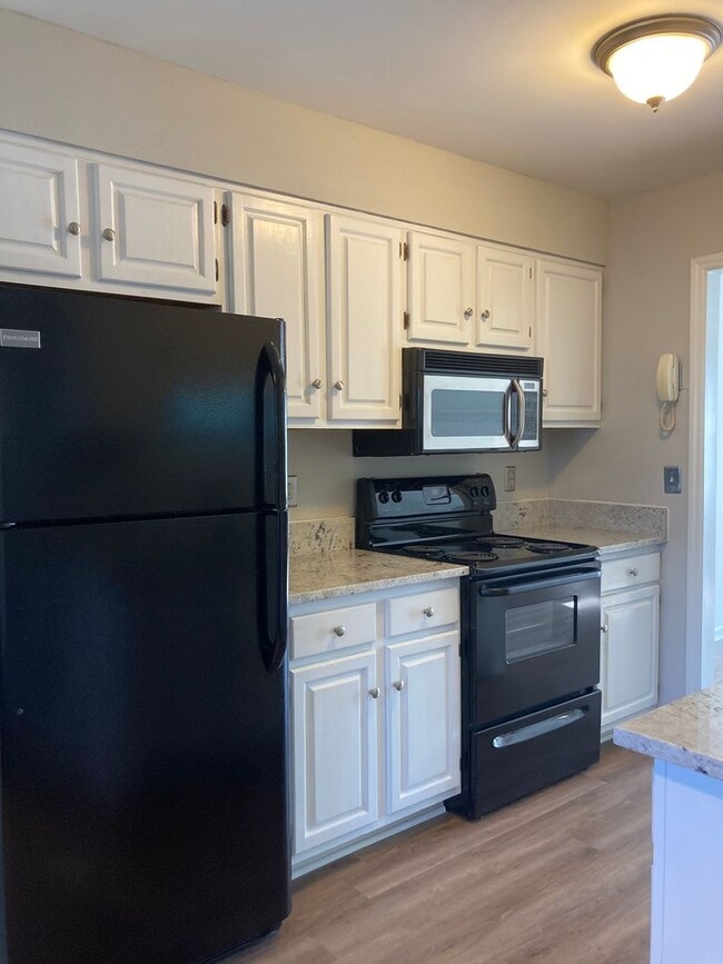 Building Photo - South Charlotte Townhome for Immediate Move in! *50% off the first month with a 12 month lease*