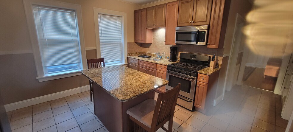 Building Photo - 15 N Jay St