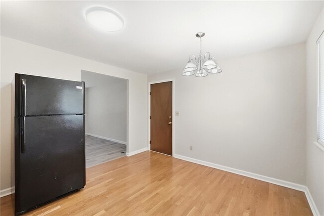 Building Photo - 6537 Highbury Rd