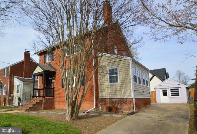 Building Photo - 2441 N McKinley St