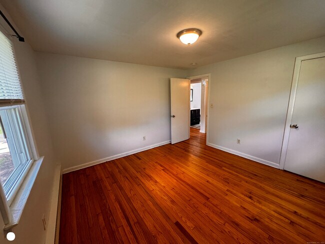 Building Photo - 34 Maple Ave