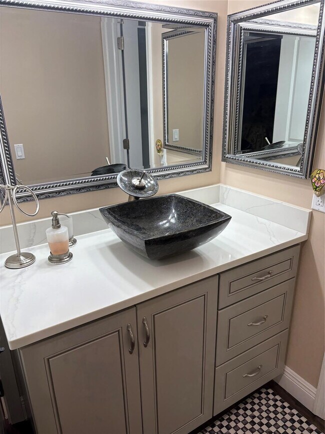 Building Photo - 1401 S Ocean Blvd