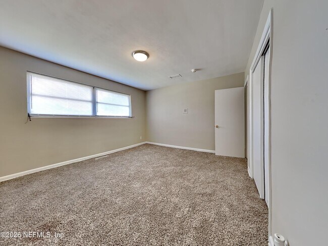 Building Photo - 1332 Arlingwood Ave