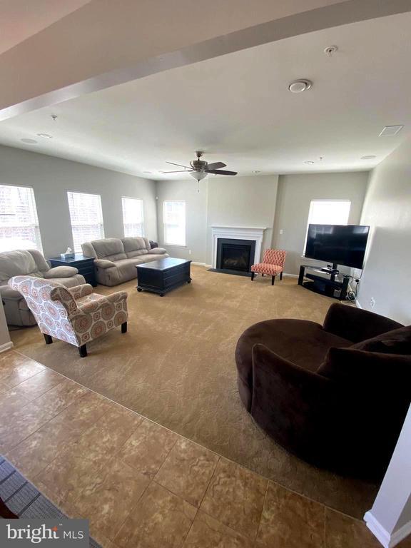 Building Photo - 2716 Lake Forest Dr