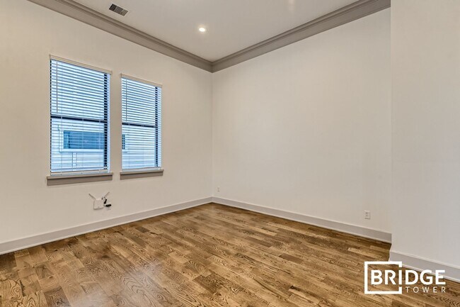 Building Photo - 2208 Arabelle St