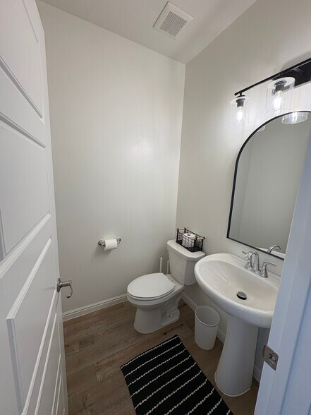 Building Photo - 391 S Deep Creek Dr