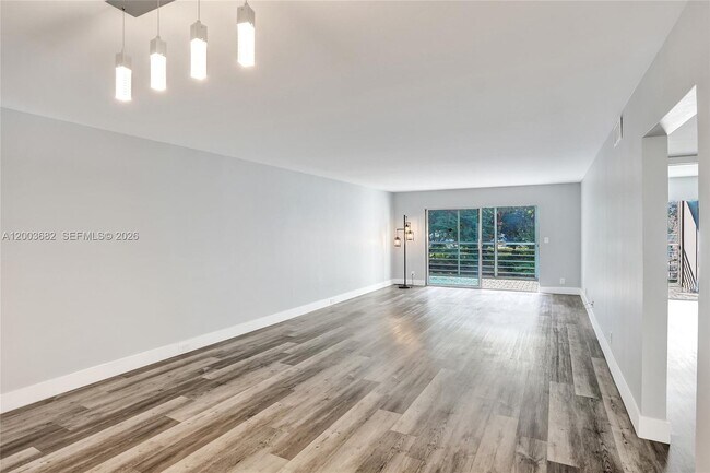 Building Photo - 3001 Portofino Isle