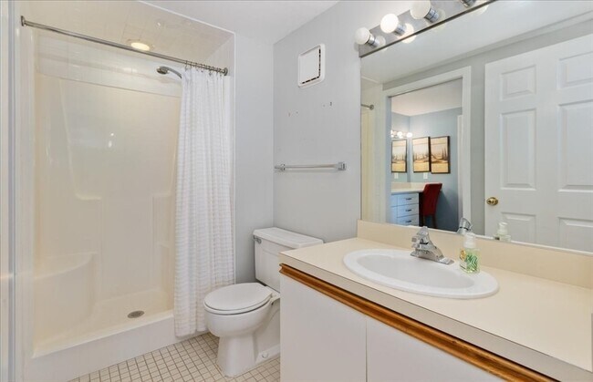 Building Photo - 100 Ledgewood Dr