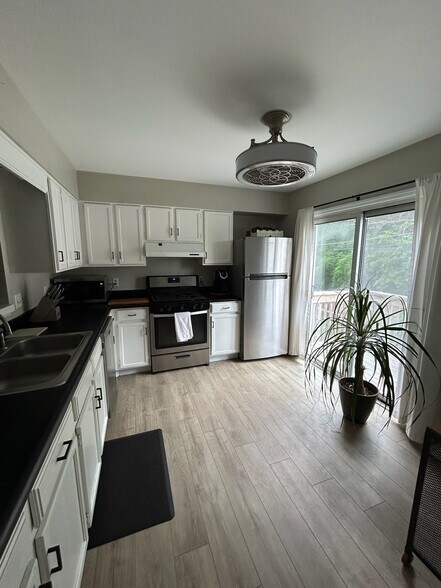 Primary Photo - 1109 Spring Garden Ave