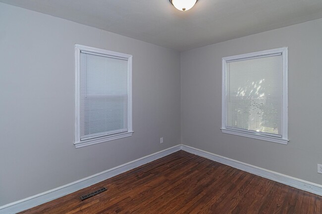 Building Photo - 3 BR | 1 BA Brick Home in Goldsboro - just...