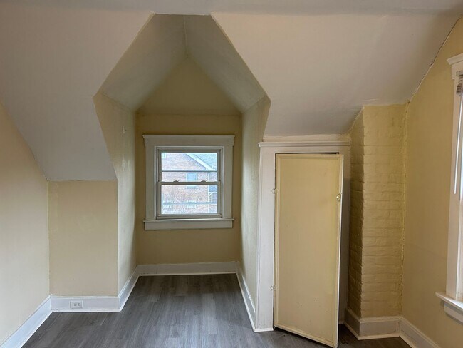 Building Photo - 2681 E 126th St