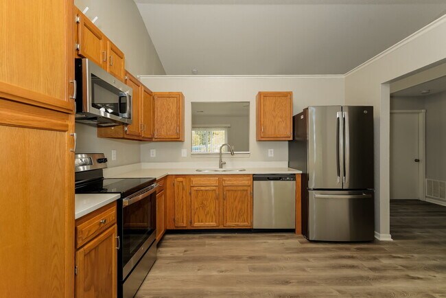 Building Photo - 4038 Knollwood Ave