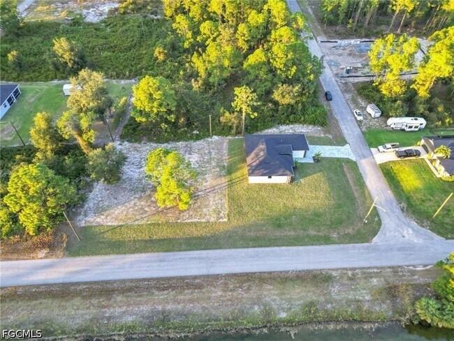 Building Photo - 1601 Clark Ave