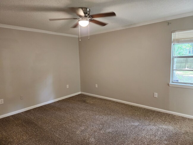 Building Photo - **Available in February " Charming 3 Bedroom 2 Bath Home in Georgetown!