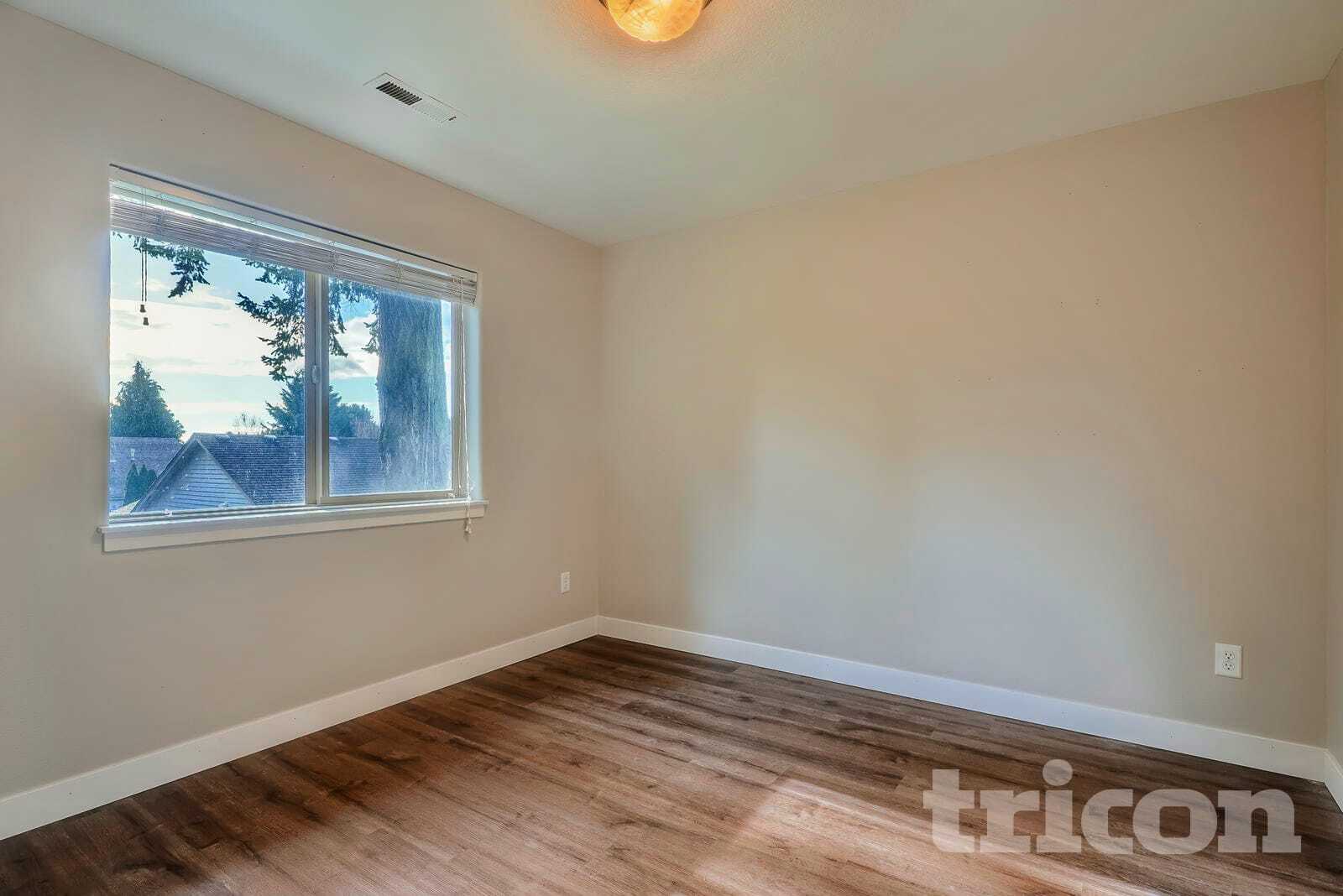 Building Photo - 7615 NE 60th Way