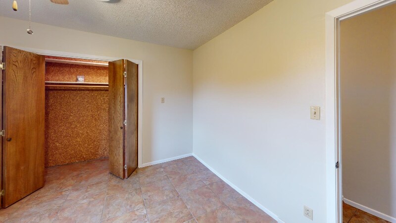 Building Photo - 203 Mesa Dr