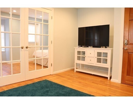 Building Photo - 12 Regent St