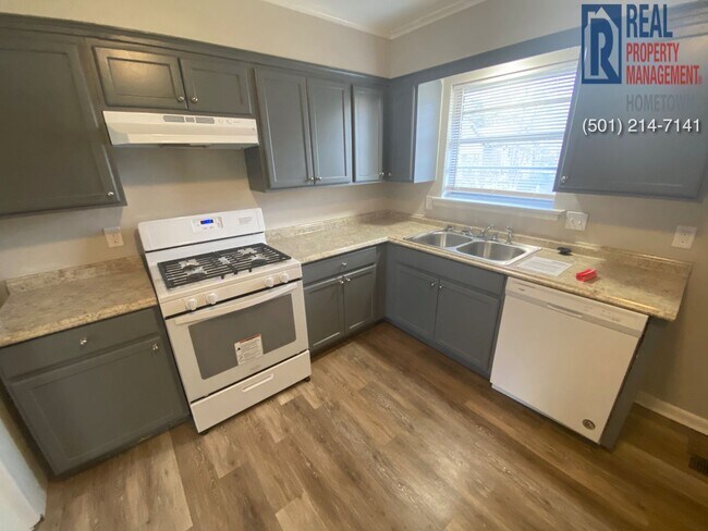 Building Photo - 2214 Coors Dr