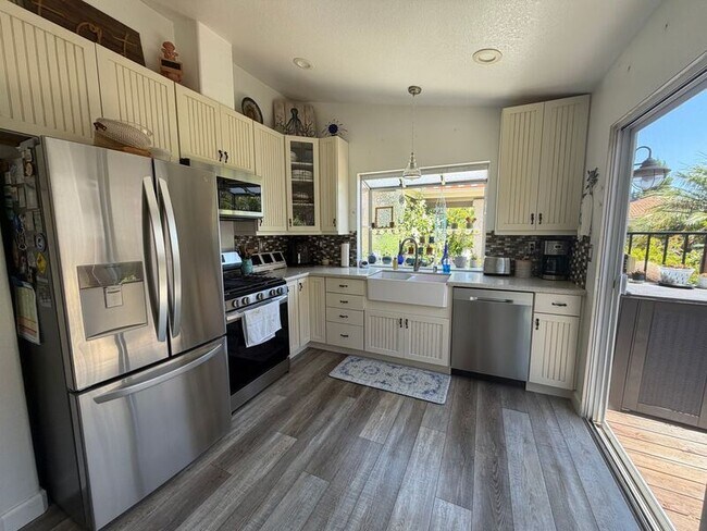 Building Photo - 3760 Via Cabrillo