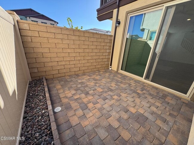 Building Photo - 701 Edward Scholle Dr