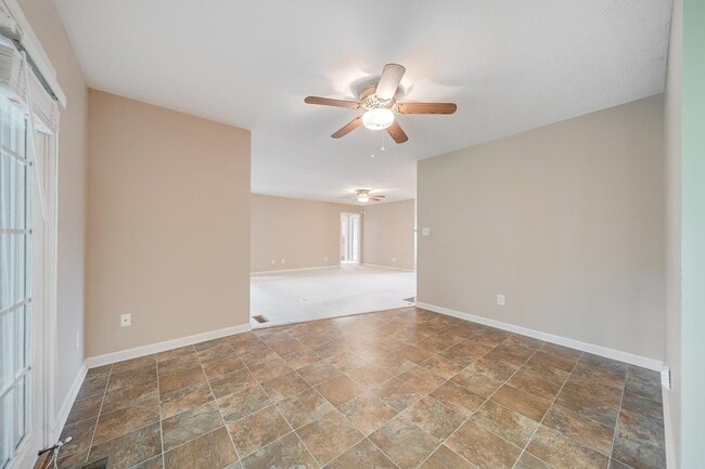 Building Photo - 133 Abbey Rd