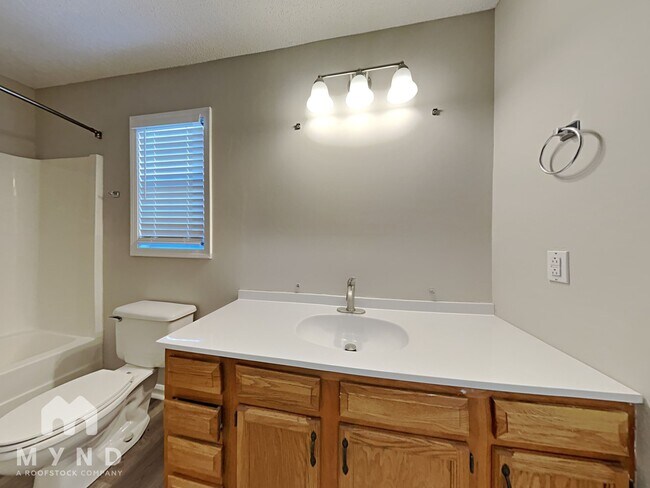 Building Photo - 832 St Andrews Pl