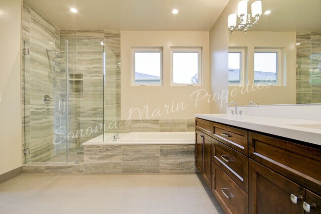 Building Photo - Gorgeous 4 Bed/3Bath House Available in De...