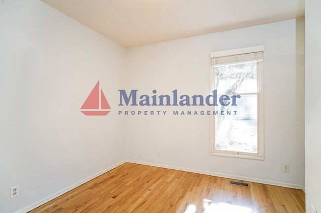 Building Photo - *PRICE REDUCTION* Beautiful 4 Bedroom Home with Terraced Backyard!