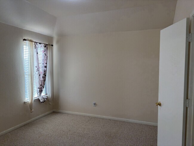 Building Photo - 5514 Gatesprings Ln