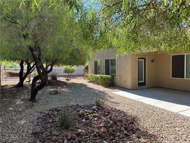 Building Photo - 2264 Laurel Heights Ln
