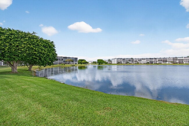 Building Photo - 2015 Cornwall A