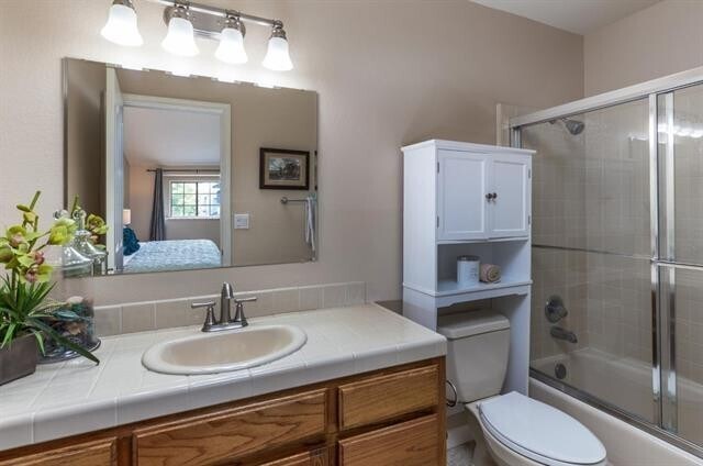 Building Photo - End unit in quiet Campbell location!
