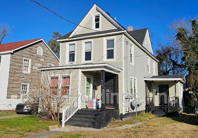 Building Photo - 918 Watson St