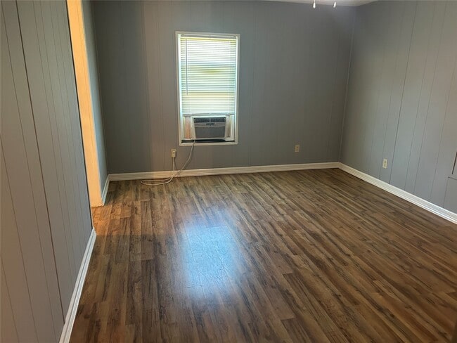 Building Photo - 4710 Dickey Ln