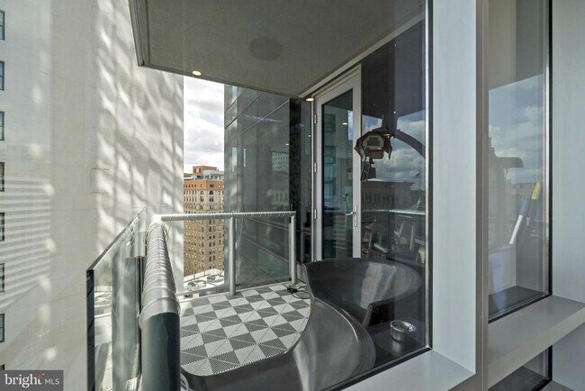 Building Photo - 1414 S Penn Square