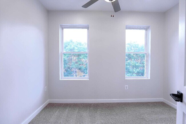 Building Photo - 2039 Rosedale St NE