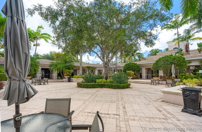 Building Photo - 3023 Alcazar Pl
