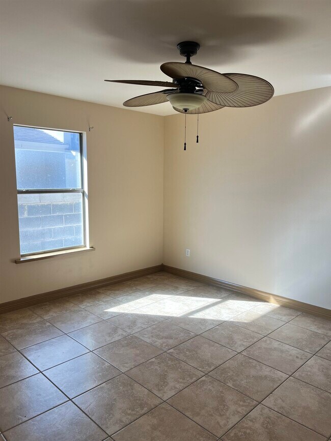 Building Photo - 3909 Ivana Ct