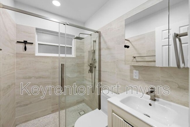 Building Photo - 236 Delray Ave