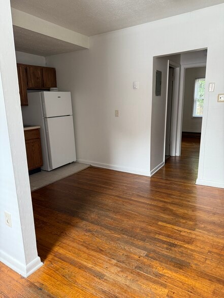 Primary Photo - 503 Highland Ave