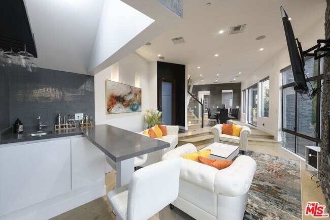 Building Photo - 2271 Gloaming Way