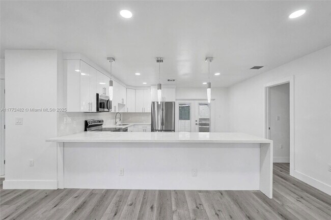 Building Photo - 101 SW 53rd Ave