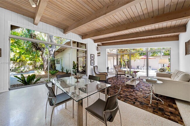 Building Photo - 2321 Tigertail Ct