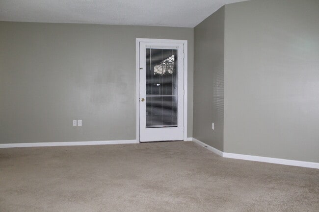 Building Photo - 120 Fisherville Rd