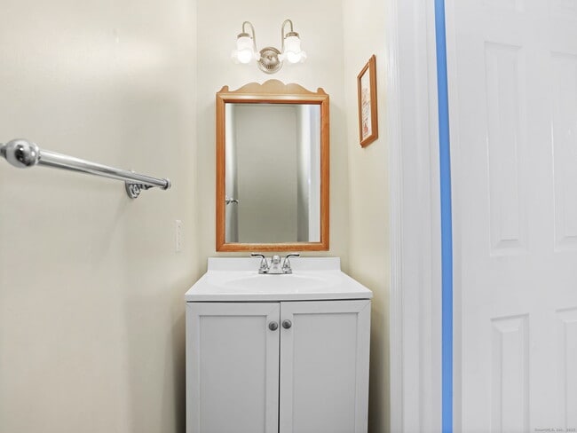 Building Photo - 500 Sport Hill Rd